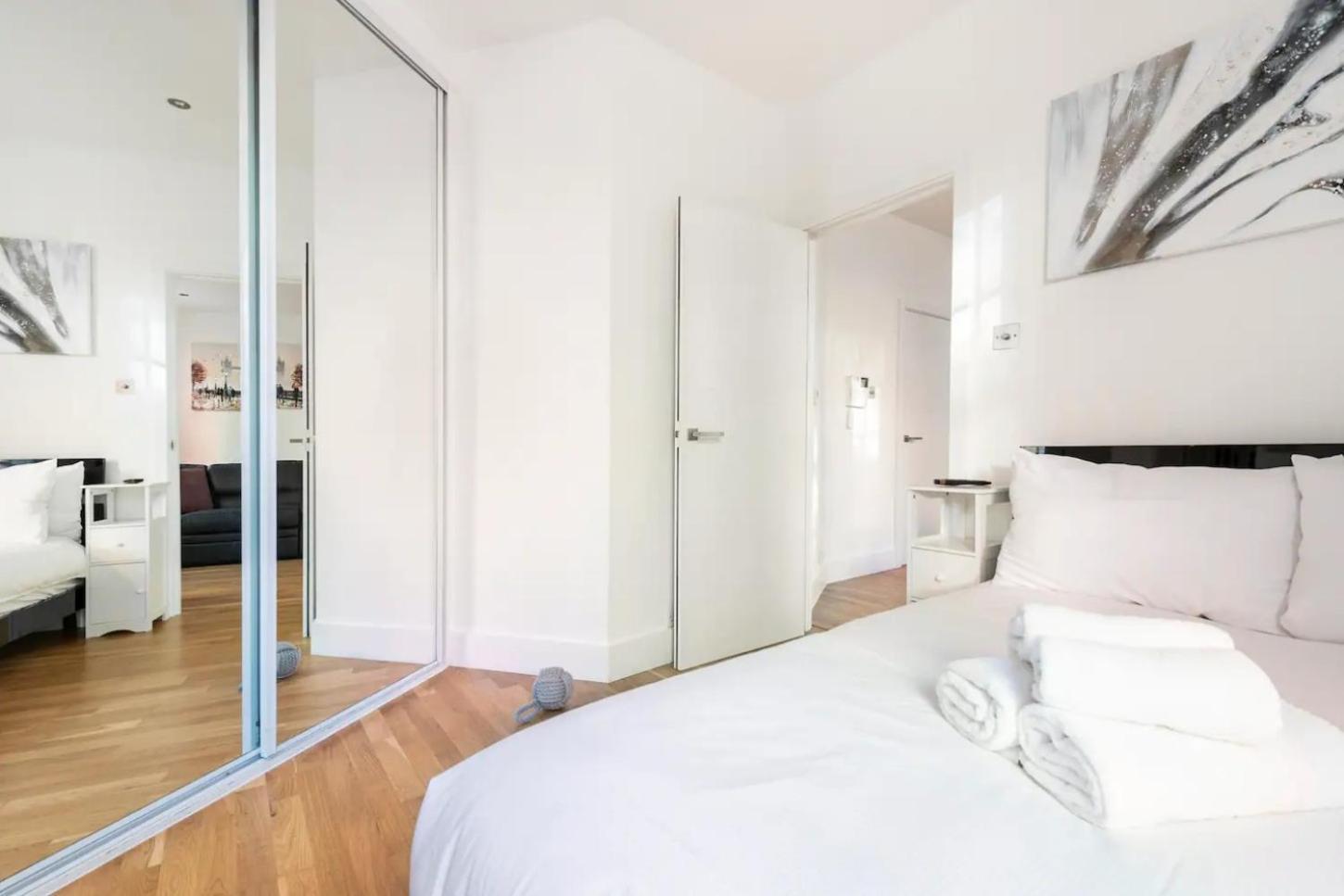 Lovely One Bedroom In The Heart Of *