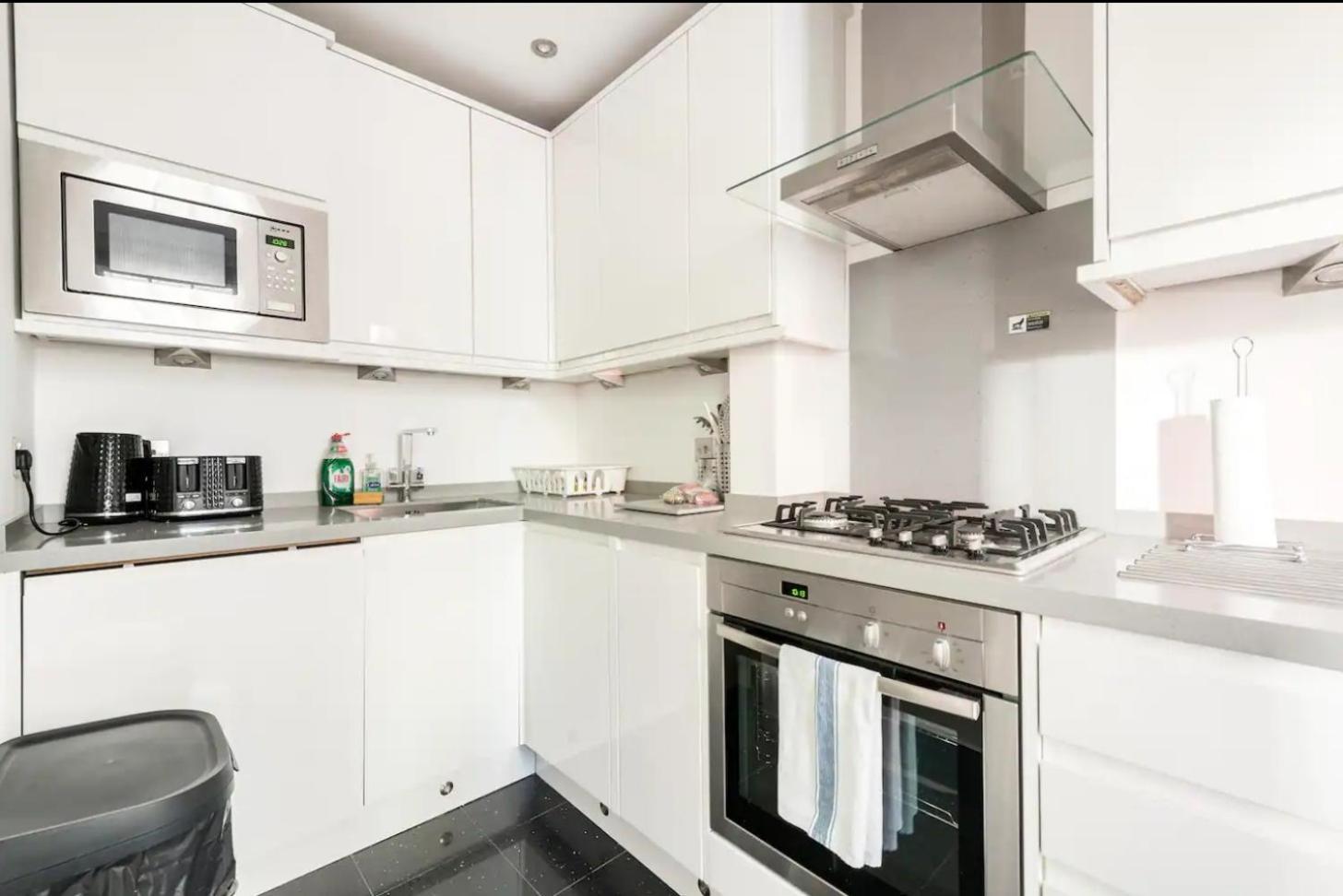 Lovely One Bedroom In The Heart Of Apartment